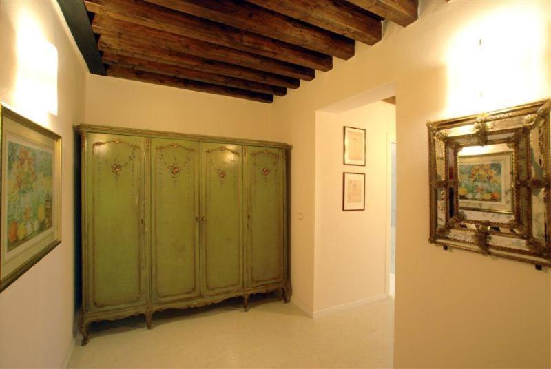 Sarai Apartments Venice Room photo