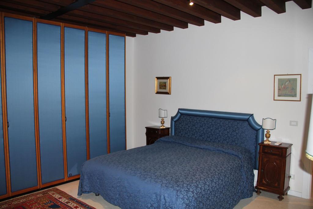 Sarai Apartments Venice Room photo
