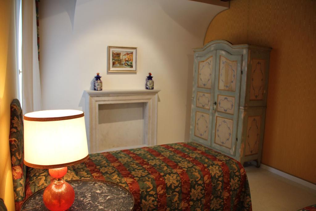 Sarai Apartments Venice Room photo